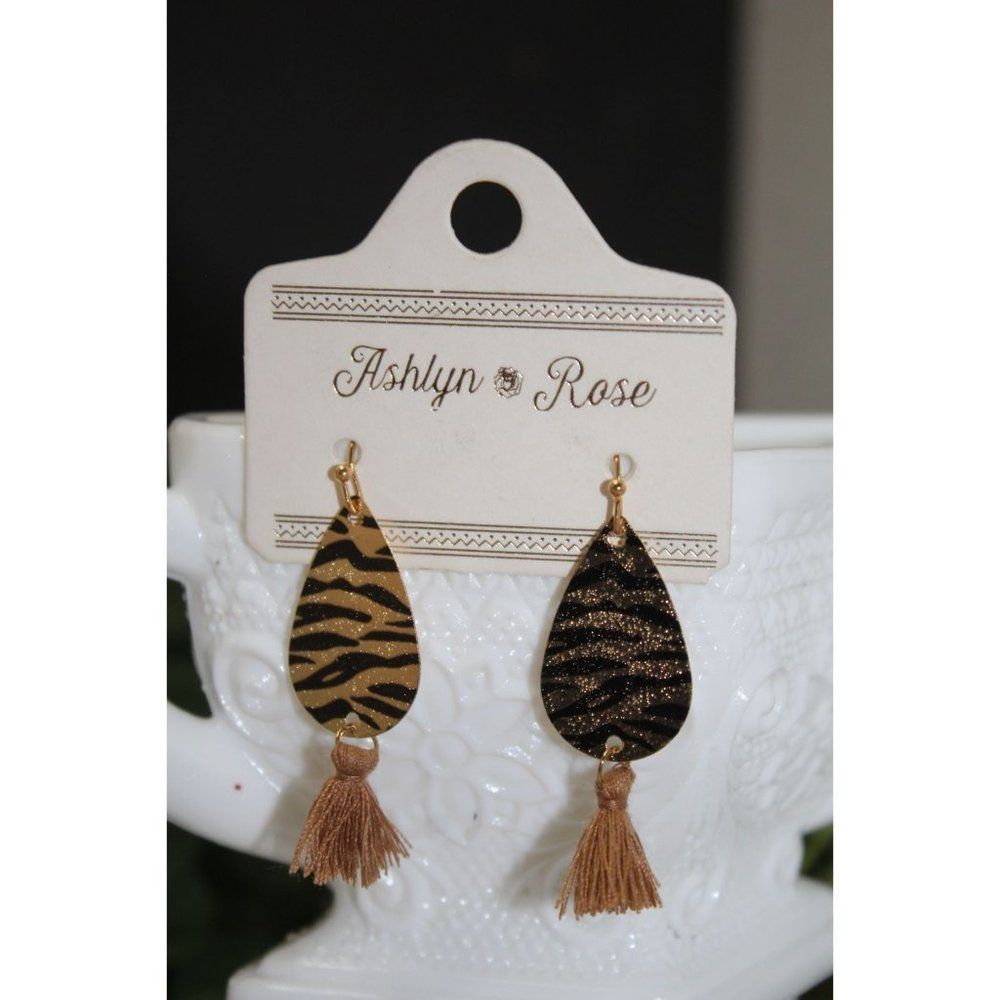 AshlynRose Dainty Metal & Fringe, Zebra Pattern Gold‎ & Black